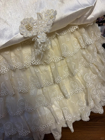 Retro Prinzessin Neckholder Perlenbesetztes 3D-Blumen Satin Tortenrock Brautkleid P3021