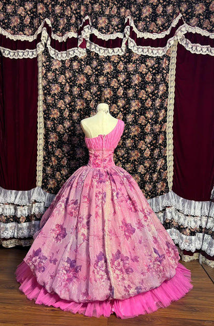 Retro pinkfarbenes, schulterfreies Brautkleid in Blütenkelchform mit Tortenprint und bodenlanger Schleppe P3023