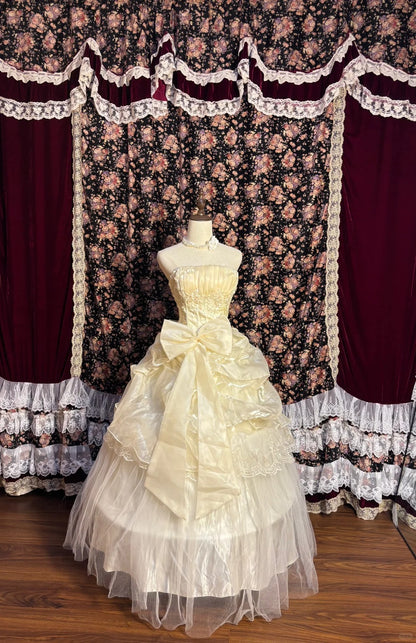 Creme Prinzessin Tube Top Wässriger Satin Kleine Perle Schleife Puffiges Hochzeitskleid P3036