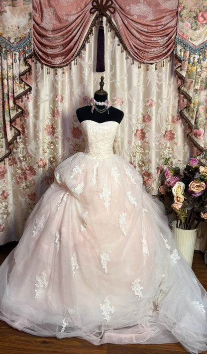 Prinzessin rosafarbene trägerlose Hochzeitskleid aus Spitze und Tüll mit Schleppe P3053