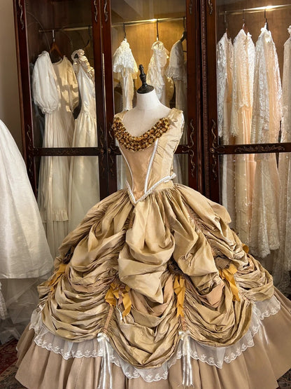 Prinzessin Gold Rose Fischgrätmuster Taille Perlen Plissierter Rock Hochzeitskleid P3060