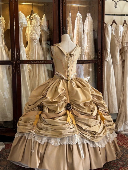 Prinzessin Gold Rose Fischgrätmuster Taille Perlen Plissierter Rock Hochzeitskleid P3060