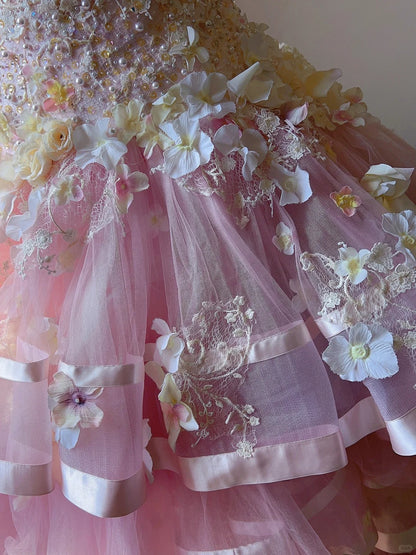 Verträumtes Prinzessinnen-Tube-Top aus rosa 3D-Blumen mit Perlen-Spitze, Tüll-Tortenrock und Schleppe für Hochzeitskleid P3062