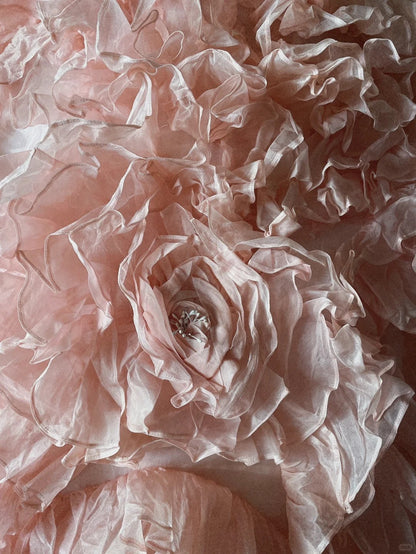 Französisches romantisches Rosen-Tüll-Blumen-Trägerkleid, flauschiges Prinzessinnen-Brautkleid in Bodenlänge P3071