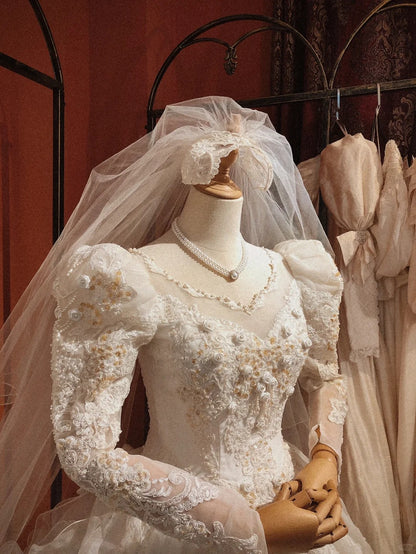 Vintage Brautkleid P3078 im Stil eines Hammelkeulenärmels, mit Rosenblumen-Handstickerei, Spitze und schwerer Perlenstickerei, bodenlang