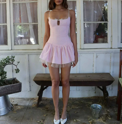 Wunderschönes, rosa, mädchenhaftes Hosenträger-Mini-Kleid für Geburtstagsfeiern und Heimkehr P3131