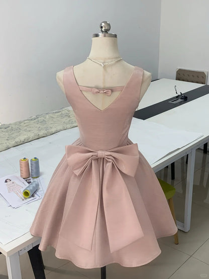 Elegant Pink Bow Satin A-Line Sleeveless Homecoming Dress P3170
