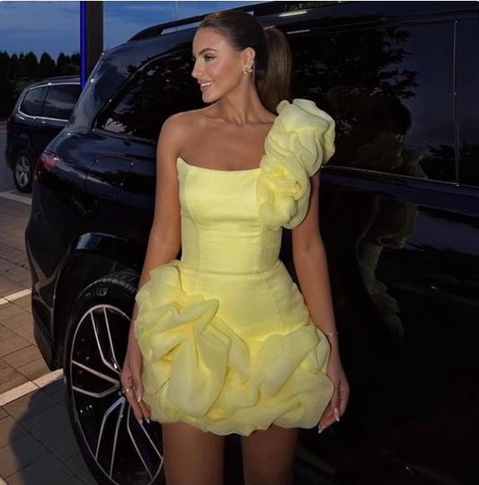 Sexy Yellow One Shoulder Hip-hugging Flower Bud Skirt Mini Homecoming Dress P3183