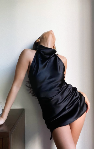 Sexy, ärmelloses, stylishes, figurbetontes Mini-Heimkehrkleid aus Satin P3202