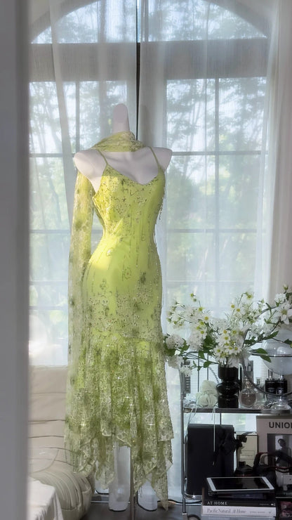 Glitzernde grüne Perlenbänder Chiffon unregelmäßiger Rock Abschlussballkleid P3259