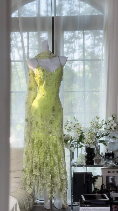Glitzernde grüne Perlenbänder Chiffon unregelmäßiger Rock Abschlussballkleid P3259