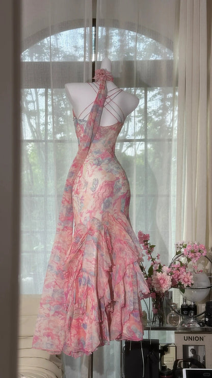 Fließender pinker Chiffon-Abendrock mit Meerjungfrauen-Schnitt und mehrlagigem Druck Abschlussballkleid P3262