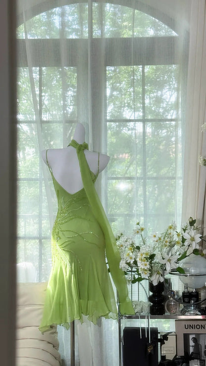 Frisches grünes Chiffon-Perlenband-Abschlussballkleid P3268