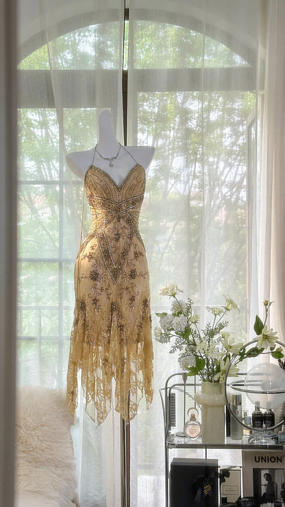 Retro Luxus V-Ausschnitt Spitze Perlen unregelmäßiger Rock Ballkleid P3276