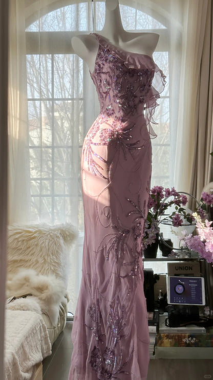 Bezauberndes lila schulterfreies Chiffon-Ballkleid mit aufwendiger Perlenstickerei P3297