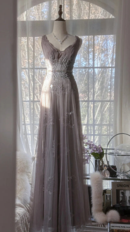 Atemberaubendes lila, rückenfreies langes Ballkleid aus Spitze und Tüll P3310
