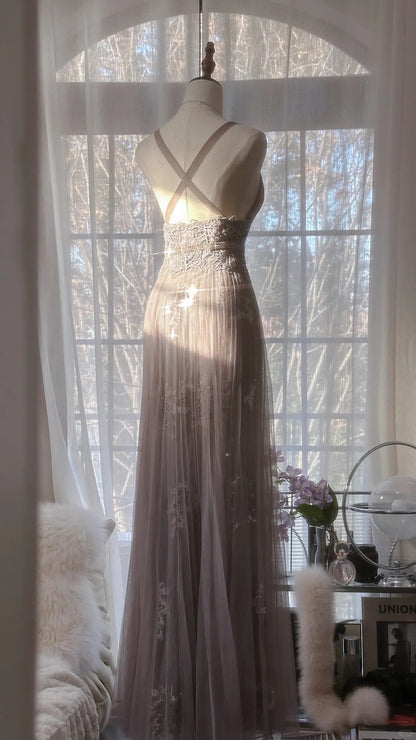Atemberaubendes lila, rückenfreies langes Ballkleid aus Spitze und Tüll P3310