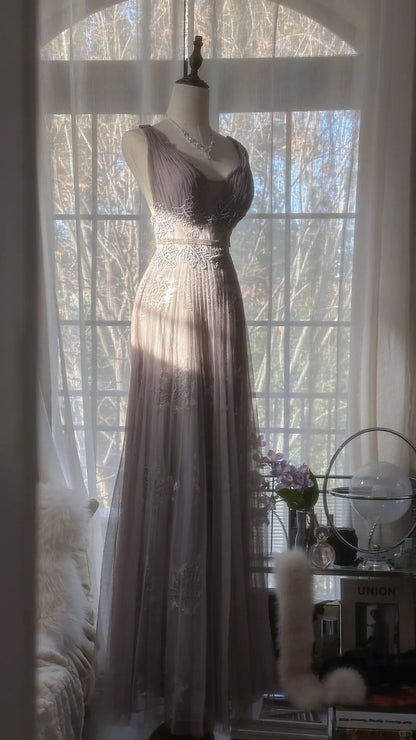 Atemberaubendes lila, rückenfreies langes Ballkleid aus Spitze und Tüll P3310