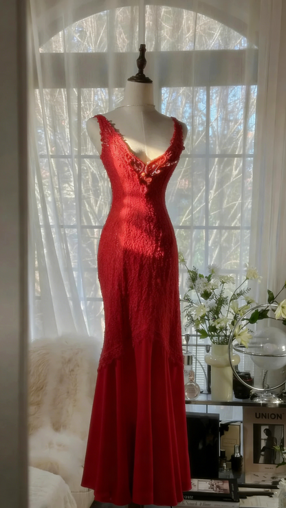Sauberes und elegantes weißes V-Ausschnitt-Meerjungfrauen-Abendkleid mit Perlen und Spitze P3311