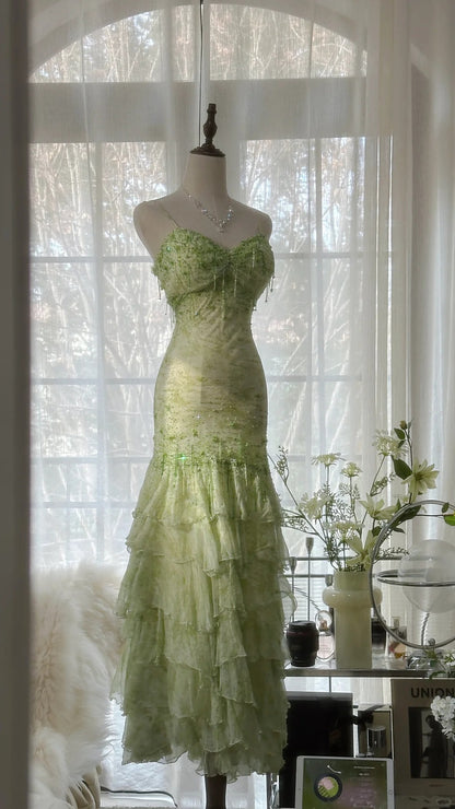 Robe de bal sirène verte fraîche perlée à volants P3320