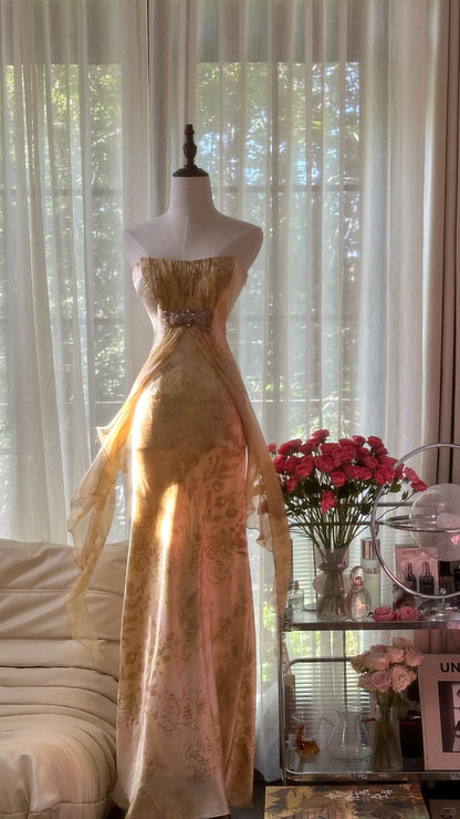 Vintage Wunderschönes trägerloses Meerjungfrauen-Abendkleid mit Golddruck P3321