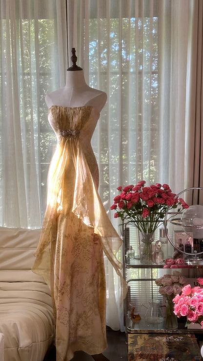 Vintage Wunderschönes trägerloses Meerjungfrauen-Abendkleid mit Golddruck P3321