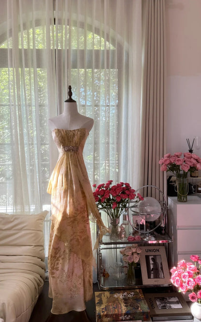 Vintage Wunderschönes trägerloses Meerjungfrauen-Abendkleid mit Golddruck P3321