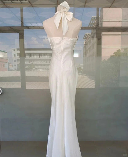 Elegantes weißes Neckholder schlichtes Meerjungfrauen langes Ballkleid P3326