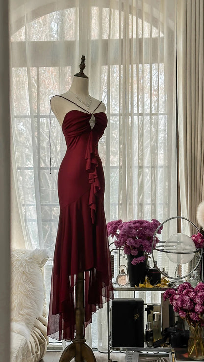 Atemberaubendes burgunderrotes trägerloses Chiffon-Meerjungfrauen-Abendkleid P3336