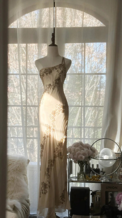 Elegantes champagnerfarbenes One-Shoulder-Abendkleid aus Chiffon mit Perlen P3337