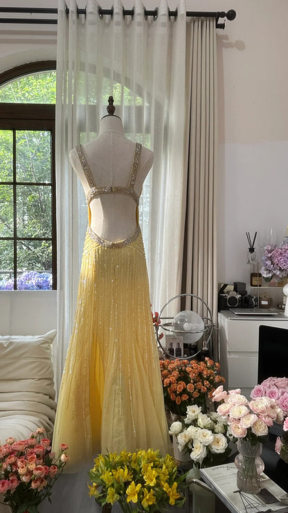 Vintage gelbes rückenfreies, perlenbesetztes Chiffon-Abendkleid lang P3350