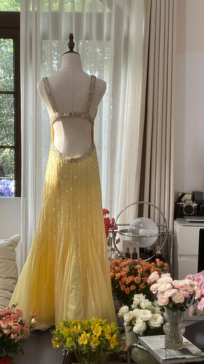Vintage gelbes rückenfreies, perlenbesetztes Chiffon-Abendkleid lang P3350