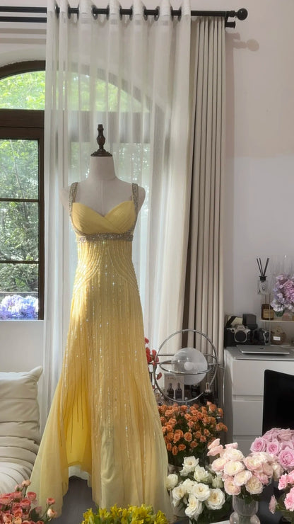Vintage gelbes rückenfreies, perlenbesetztes Chiffon-Abendkleid lang P3350