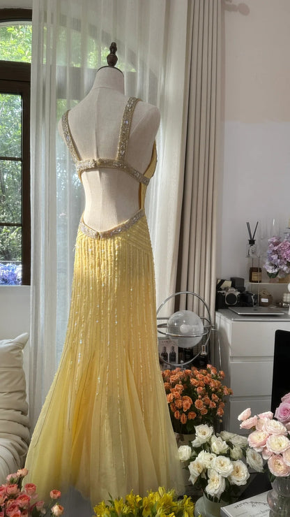 Vintage gelbes rückenfreies, perlenbesetztes Chiffon-Abendkleid lang P3350