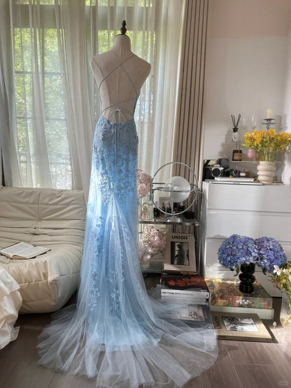 Vintage hellblaues Spitzenperlen-Ballkleid mit offener Rückenpartie und kurzer Schleppe P3352
