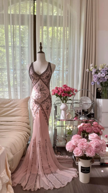 Retro Pink Neckholder V-Ausschnitt Rückenfrei Perlen Chiffon Langes Ballkleid P3356
