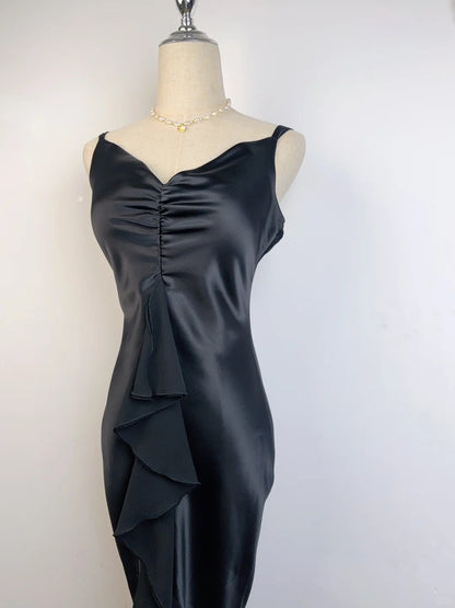 Elegantes schwarzes trägerloses Meerjungfrauen-Heimkehrkleid aus Satin P3360