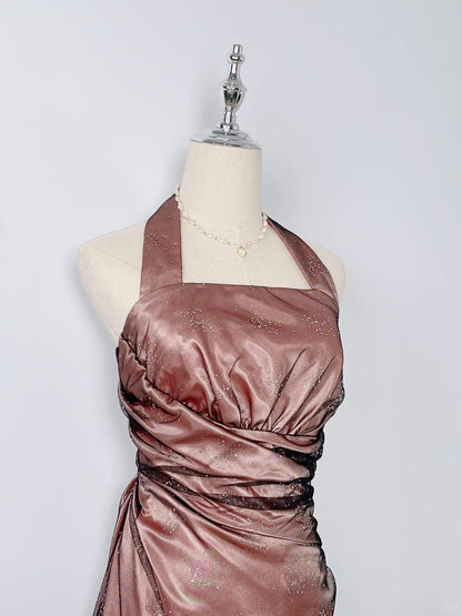 Heimkehrkleid aus schwarzem Tüll mit Neckholder in Retro-Milchkaffee-Farbe P3364