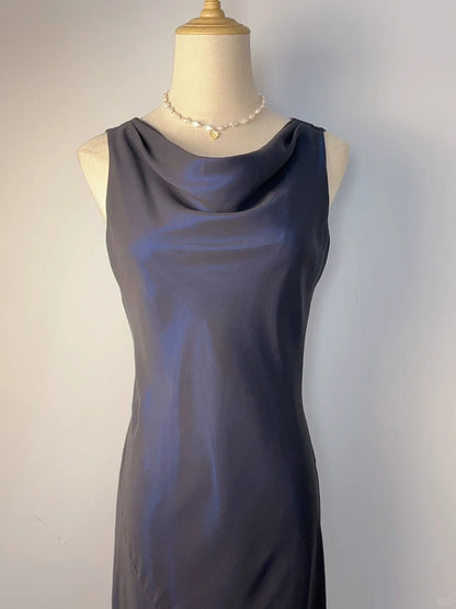 Elegantes und sanftes blau-schwarzes, ärmelloses, langes Ballkleid mit Rundhalsausschnitt P3376