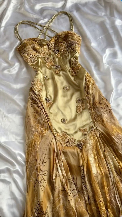 Französisch Retro Goldperlen Satin Unregelmäßiger Rock Ballkleid P3380
