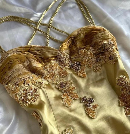 Französisch Retro Goldperlen Satin Unregelmäßiger Rock Ballkleid P3380