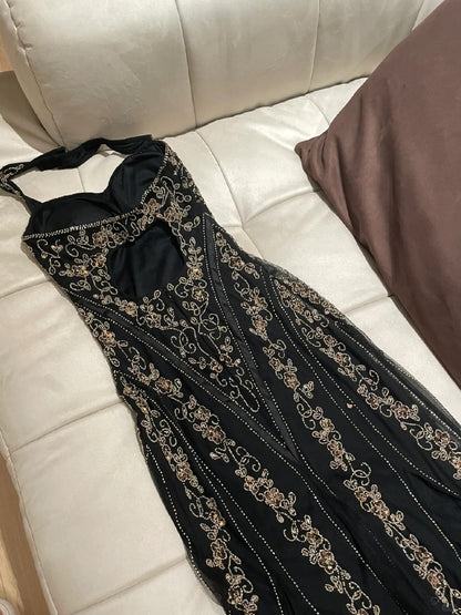 Sexy und schönes schwarzes, perlenbesetztes Meerjungfrauen-Abendkleid mit Neckholder P3384