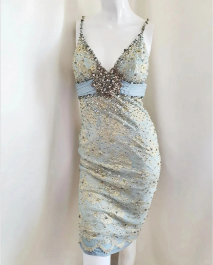 Atemberaubendes blaues, stark besticktes V-Ausschnitt-Spitzen-Bodycon-Kurzballkleid P3391