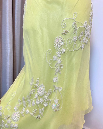 Frisches grünes, schulterfreies Pailletten besticktes Chiffon-Meerjungfrauen-Ballkleid P3392