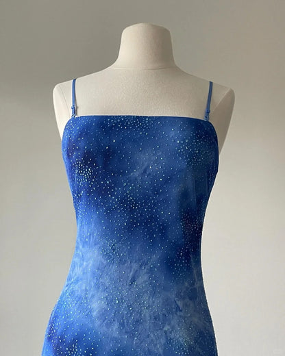 Atemberaubendes blaues Spaghettiträger-Perlen-Abendkleid P3396