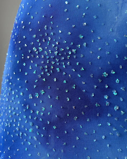 Atemberaubendes blaues Spaghettiträger-Perlen-Abendkleid P3396