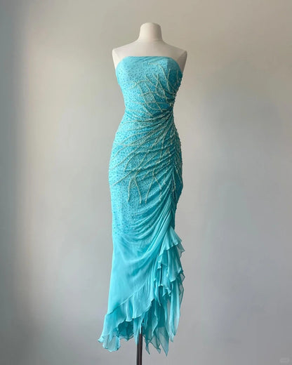 Elegantes blaues trägerloses Meerjungfrauen-Abendkleid aus Chiffon mit Perlen P3397