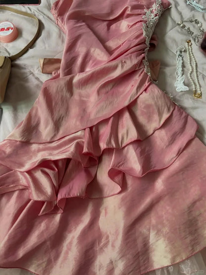 Niedliches rosa Spaghettiträger-Kleid mit Laser-Rüschen für den Abschlussball P3411