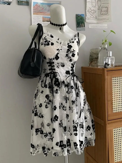 Princess Spaghetti Strap Sweetheart Neck Lace Black Floral A-Line Home –  PreppyDress