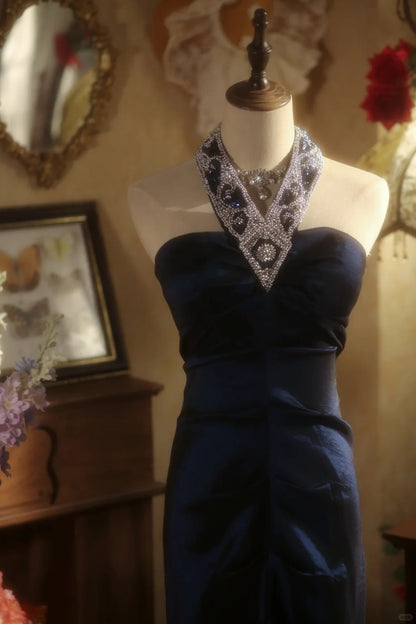 Elegantes und edles marineblaues Neckholder-Ballkleid im Meerjungfrauen-Stil mit Perlenbesatz, bodenlang P3429